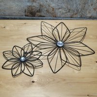 Beunruhigt Geschichtete Metall Wand Blumen Draht Haken Faux Diamant Mitten 2Er-Set von JodamelTreasures