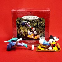 Hallmark Ornament Runaway Toboggan 1988 Mickey & Co 2 Ornamente von JodamelTreasures