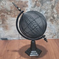 Schwarz Bronze Metall Armillar Sonnenuhr Spinning Metal Grid Globe Skulptur Home Decor von JodamelTreasures