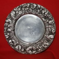Vintage Metall Kaninchen Hase Geprägte Servierplatte Tablett Ostern Servierschale Silberton Vintage Metall Kaninchen Hase Geprägte Servierplatte Tablett Ostern Servierschale Silberton von JodamelTreasures