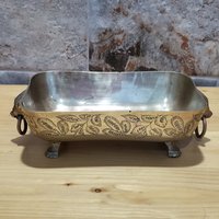 Vtg Messing Löwenkopf Füße Pflanzer Gold Ton Floral India 1609 Geätzt Auf Unterseite von JodamelTreasures
