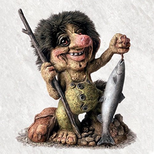 Joh.Vogler GmbH ORIGINAL NORWEGISCHE TROLLE NyForm Troll Angler mit Fisch 23cm mit Zertifikat und Beschreibung, Sammlerstück aus Naturmaterial Baumharz, Braun von Joh.Vogler GmbH