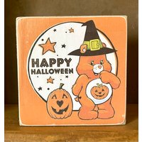 "Handgemachtes Vintage-stil "Trick Or Sweet Bear" Halloween-Holzschild." von JohnsonsCreative
