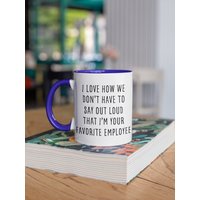 Lieblings-Mitarbeiter-Tasse, Hochwertige, Lustige Kaffeetasse Als Geschenk Zum Cheftag, Weihnachtsgeschenk, Büro-Humor Oder Geburtstagsgeschenk Des Lieblings-Mitarbeiter-Tasse, Hochwertige, Lustige Kaffeetasse Als Geschenk Zum Cheftag, Weihnachtsgeschenk, Büro-Humor Oder Geburtstagsgeschenk Des von JoiyLanDesigns