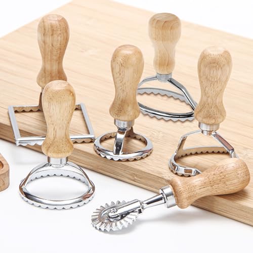 6 Stcs Ravioli Pasta Cutter Rad Set Ravioli Briefmarkenschneider mit Rollerrad Set Ravioli Maker Cutter mit Holzgriff Ravioli Stamp Set -Werkzeuge für Pastaknödel Pierogi Lasagna xiangbaoshang(6PCS) von Jokapy