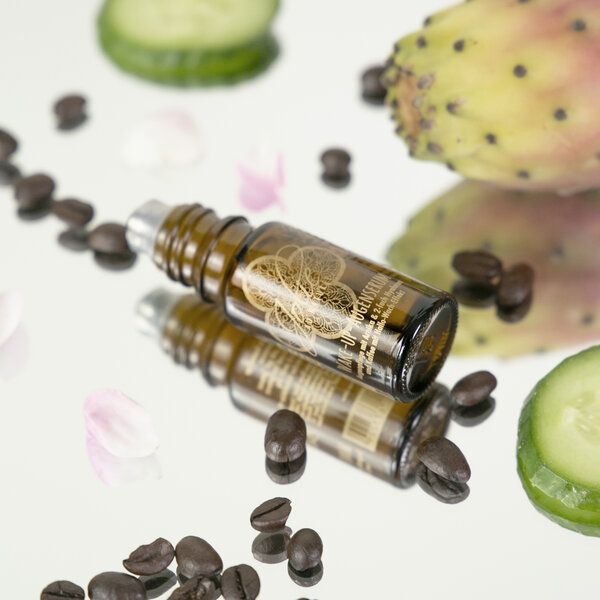 Jolie au naturel BIO Hyaluron Augenserum I Kaffee I Roll on glättet die Augen I Vitamin C I Arnica von Jolie au naturel