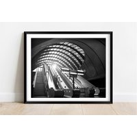 Londoner U-Bahn Rolltreppen Schwarz Weiß | Limitierte Auflage Fotografie Kunst Wandkunst Exclusiver Druck Poster Foto von JollyjackprintShack