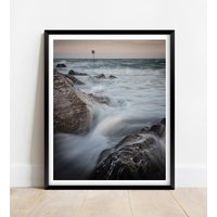 Wellen Über Felsen Bei Hayling Island Hampshire | Limitierte Auflage Fotografie Kunst Wandkunst Exclusiver Druck Plakate Foto von JollyjackprintShack