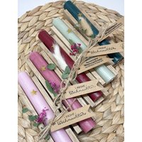 Geschenkset Weihnachten Stabkerzen Mit Stern Und Grußbotschaft in Verschiedenen Farben von JoneliHandmade
