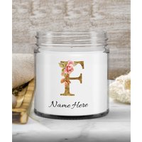 Personalisierte Initiale "F" Monogramm Kerze| Kerze Für Mama Schwester Bestie Brautjungfer| Duftkerze Geschenk| Individuelle Gold-Initialkerze von JonesWorldOrder