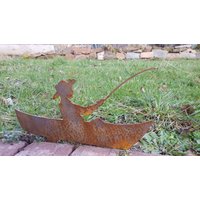 Edelrost Angler Im Glück. Eine Schöne Gartendeko Aus Metall Mit Rostpatina von JonoliShop