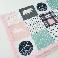 Elch & Bär Minky Decke | Babydecke Für Mädchen Kinderzimmer Adventure Patchwork "Sleep Under The Stars" |Baby Girl Gift Pink von JoomookieMinky