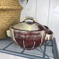Vintage Steinzeug Kleine Auflauf-Crock Servierschale Mit Entlüftetem Deckel Glasiert Mcm von JoshuaTreeGoods