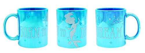 Disney Princess Arielle Tasse Metallic BORN TO DREAM blau, Glitterdruck, Metallicglanz, 100% Keramik, ca. 320 ml, Geschenkbox., 42346 von Joytoy