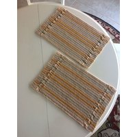 Gerafften Streifen Häkeln Tischsets in Gold, Buff Und Grün - Set 2/Handgemachte Rechteckige Gerafften Streifen Häkeln Tischsets in Gold, Buff Und Grün - Set 2/Handgemachte Rechteckige von JoyPeaceCreations