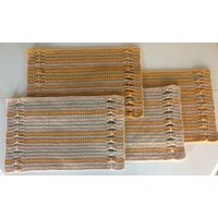 Rechteckige Tischsets/Zwangloses Häkel-Tischsets Geraffte Streifen Gehäkelt in Gold, Buff Und Grün - Satz Von 4 Handgefertigt Rechteckige Tischsets/Zwangloses Häkel-Tischsets Geraffte Streifen Gehäkelt in Gold, Buff Und Grün - Satz Von 4 Handgefertigt von JoyPeaceCreations