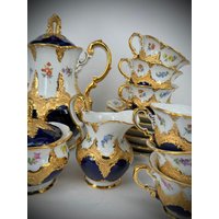 Meissen Set, Gold-Mokka Porzellan, Luxus Dekoration, Kreuzzeichen, Form B, Erste Klasse Wahl, Gold Handarbeit, Crafted Luxury Vibe von JoyaleriaFrancescaa