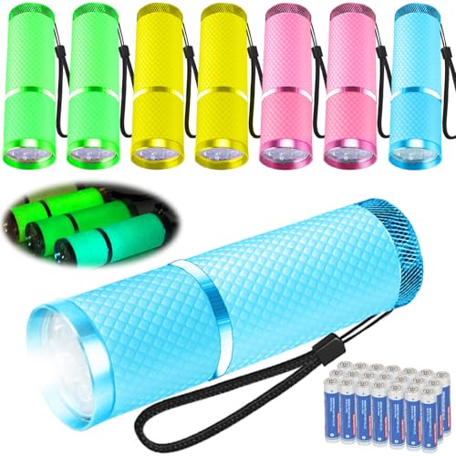 Joycabin 8 Stück Mini LED Taschenlampe Kinder, klein LED Aluminium Handlampe mit Lanyard und 24 AAA Batterien, Nachtleuchtenden Taschenlampe Camping Handlampe für Outdoor Wandern Party Geschenke von Joycabin