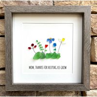 Muttertag Seeglasblumen, Gerahmtes 9x9 Bild, Einzigartiges Geschenk Für Mama, Personalisiertes Muttertagsgeschenk von JoyfulPebbleArt