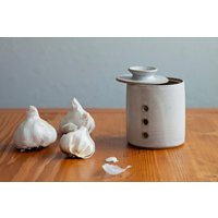 Knoblauchaufbewahrung - Handgefertigte Keramikdose Zur Aufbewahrung Von Knoblauch von JuHandmadeCeramics