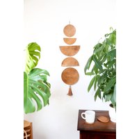Große Luna Mondphase Wandbehang | Leder Boho Home Decor Handgemachtes Celestial Lunar Art von JubileeTrading
