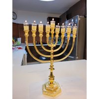 Erstaunlicher Chanukka Messing Kupfer 14 Zoll Höhe Massiver Tempel Jerusalem Kerzenhalter Öl von Judaica4u