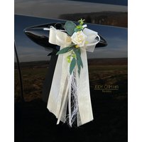 1 Schleife Kirchenschmuck Autoschmuck Seitenspiegeln Stuhlschleife Hochzeit Schleife-Rose-Eukalyptus -Bux Champagner 1 Schleife Kirchenschmuck Autoschmuck Seitenspiegeln Stuhlschleife Hochzeit Schleife-Rose-Eukalyptus -Bux Champagner von JudyCamHa