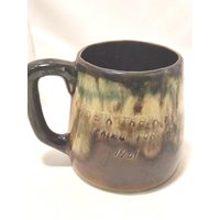 Vintage Handgemachte Keramik Bierkrug Beta Theta Pi 1961 Sammlerstück Vintage Handgemachte Keramik Bierkrug Beta Theta Pi 1961 Sammlerstück von Judycollections