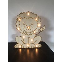 Löwenlampe Nachtlicht Kinderzimmer von JueliesLaserwerke