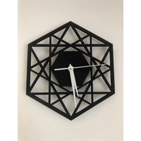 Wanduhr Sechseck Geräuschlos von JueliesLaserwerke