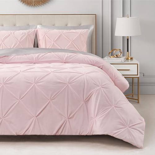 Juicy Couture Kuscheliges 3-teiliges Bettwäscheset mit Kussfalten, Plüsch, Micromink, Hellrosa Juicy Couture Kuscheliges 3-teiliges Bettwäscheset mit Kussfalten, Plüsch, Micromink, Hellrosa von Juicy Couture