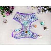 Lila Rose Blumen Hundegeschirr/Mädchen Weste Kleines Benutzerdefinierte Welpen Geschirr Designer-Hundegeschirr von JujuandNana