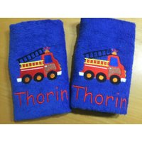 Kinder Handtuch Feuerwehr Mit Name Bestickt 30x50 cm Verschieden Farben & Motive Kinder Handtuch Feuerwehr Mit Name Bestickt 30x50 cm Verschieden Farben & Motive von JulchenNickel