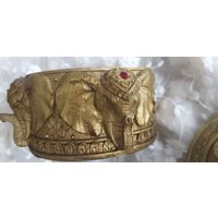 Dose Goldfarben Mit Deckel, Elefantenköpfen von JulesLaedchen