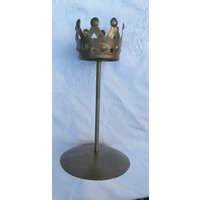 Kerzenständer Aus Metall Kronenform von JulesLaedchen