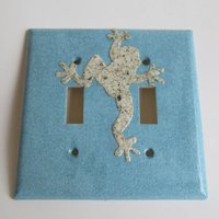 Frosch Auf Doppellichtschalterplatte - Handgemachtes Papier Aus Recycelten Materialien Frosch Auf Doppellichtschalterplatte - Handgemachtes Papier Aus Recycelten Materialien von JuliaGarretson