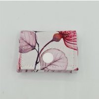 Weißer Markensafe Mit Rosa Blüten Für Klimperfreie Hundemarken Weißer Markensafe Mit Rosa Blüten Für Klimperfreie Hundemarken von JuliasHundewelt