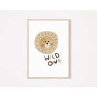 Kinderposter A4 Löwe Wild One Poster Safari Geschenk Kinderzimmer Poster Baby Kinderbild Babyposter Kinderzimmerposter Babyparty Kinderposter A4 Löwe Wild One Poster Safari Geschenk Kinderzimmer Poster Baby Kinderbild Babyposter Kinderzimmerposter Babyparty von JuliasRainbows