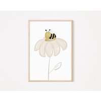 Kinderposter Biene Schläft Im Set A4 - in Einem Blumenfeld Gänseblümchen , Geschenk Kinderzimmer Poster Kinderbild Kinderposter Biene Schläft Im Set A4 - in Einem Blumenfeld Gänseblümchen , Geschenk Kinderzimmer Poster Kinderbild von JuliasRainbows