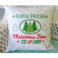 Baum Farm Kissenbezug, Gesticktes Weihnachtskissen von JulieButlerCreations