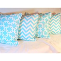 Chevron Kissenbezüge Mit Gekordeltem Rand -Premier Prints Zig Zag Baumwollköper - Girly Blau Und Weiß 2Er Set von JulieButlerCreations