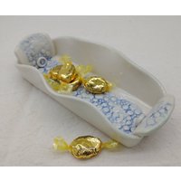 Gewellte Schale - Candy Fush, Schmuckschale, Butterdeller, Servierschale von JulieNeriPottery