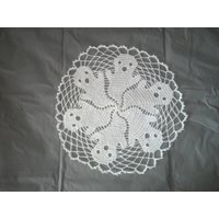 Boo Geister Kleine Runde Häkeldeckchen-Halloween-Weiß-15" von JuliesCustomCrochet