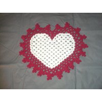 Crochet Oma Quadrat Herz Deckchen-Valentinstag-Weiß & Rot-15 "x 13"-Muttertag Crochet Oma Quadrat Herz Deckchen-Valentinstag-Weiß & Rot-15 "x 13"-Muttertag von JuliesCustomCrochet