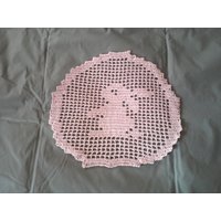 stehender Hase Filet Häkeln Ei Form Oval Osterdeckchen-12 "x10, 5" von JuliesCustomCrochet