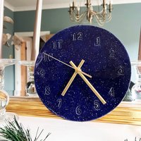 Dunkelblaue Wanduhr, Küchenzubehör, Handgemachte Handbemalte Keramikuhr, Einweihungsgeschenk von JulietReevesDesigns