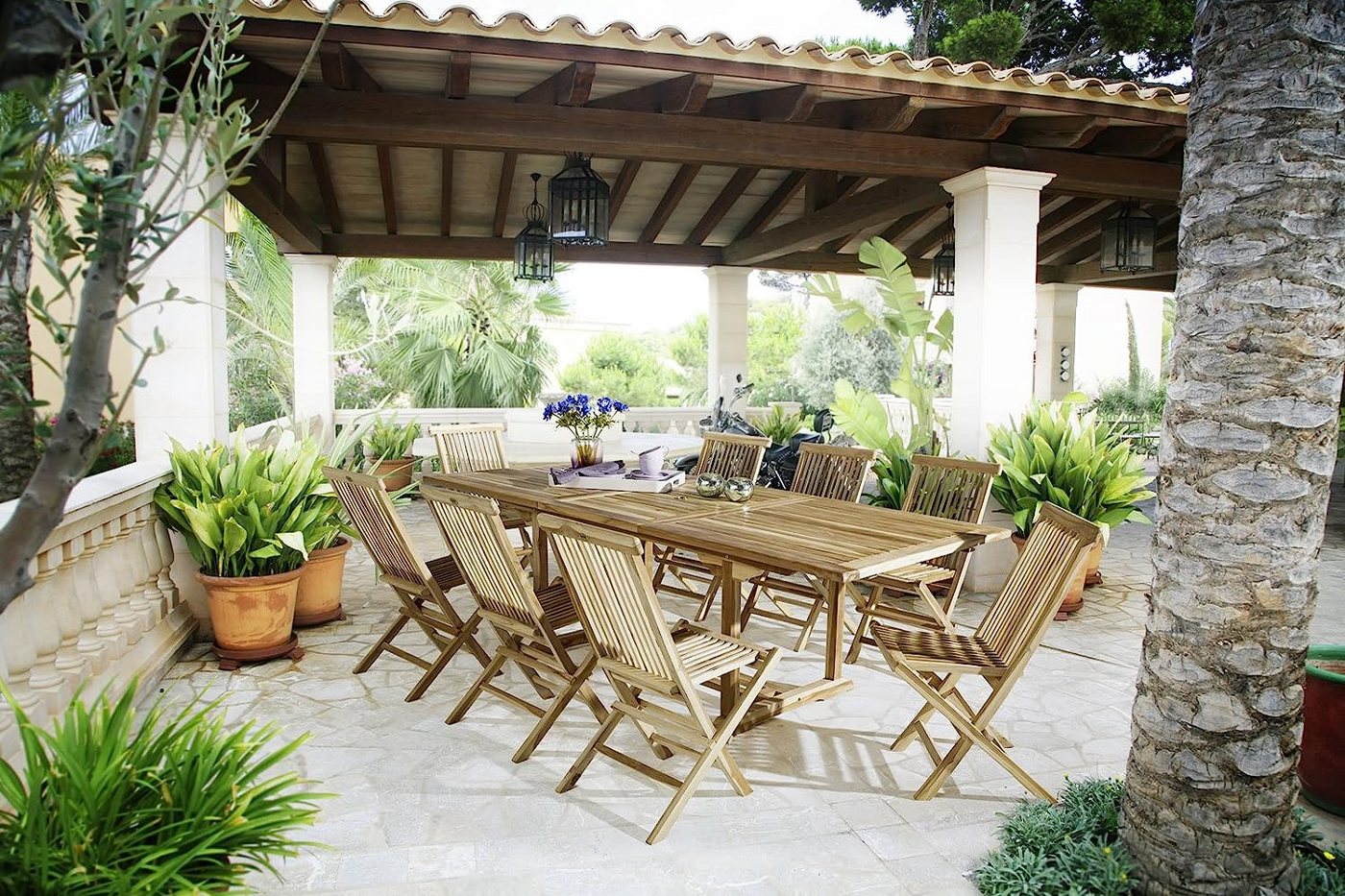Junado® Garten-Essgruppe Kuba Menorca, robustes Teakholz, Auszugstisch 180-240 cm, Naturfarben, 8 Klappstühl von Junado®