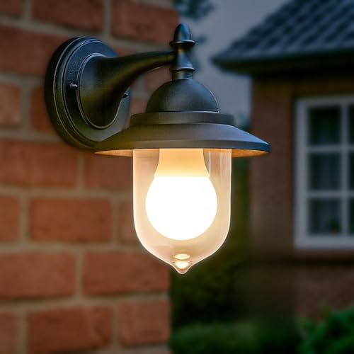 JungesLicht - E27 Wandleuchte Toskana IP54-9W LED mit Bewegungsmelder und Dämmerungssensor, 820Lumen = 60W, 3000K Warmweiß, Gartenleuchte Retro Vintage Modern Klassisch Ländlich Wandlampe JungesLicht - E27 Wandleuchte Toskana IP54-9W LED mit Bewegungsmelder und Dämmerungssensor, 820Lumen = 60W, 3000K Warmweiß, Gartenleuchte Retro Vintage Modern Klassisch Ländlich Wandlampe von JungesLicht