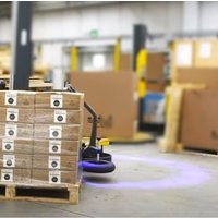 Blaues Spotlight und Stopp-Restart-Automatik mittels Scanner für Stretchroboter BeeWrap+ Blaues Spotlight und Stopp-Restart-Automatik mittels Scanner für Stretchroboter BeeWrap+ von Jungheinrich PROFISHOP