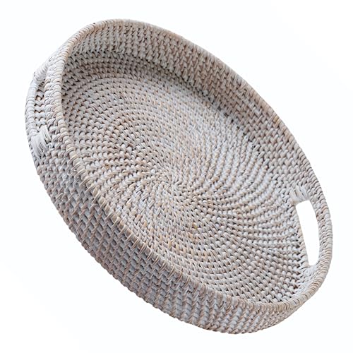 Jungle Culture Rattan-Serviertablett 34cm / 13,8" • Gewebte Serviertabletts mit Griffen für zu Hause • Rundes Couchtisch-Tablett • Servierkorb aus Korbgeflecht für Brot, Obst, Kerzen • Weiß Gekalkt von Jungle Culture